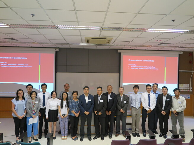 Group photo of the four awarded students (Mr. Au Ki Cheung, Mr. Wong Tsz Fung, Miss Wong Hoi Yan and Mr. Wong Ching Yiu) with Frank C.M. YIK, General Manager of Ryoden Development Charitable Trust, Dr. Eric Y.T. LEE, Prof. L.M. CHU, President and Vice-president of Hong Kong Institute of Horticultural Science, Prof. Leslie H.C. CHEN, THEi Dean of Faculty of Design and Environment, representatives from Clover Seed Co. Ltd. and Hong Kong Institute of Horticultural Science, and all academic staffs from BA HLM.