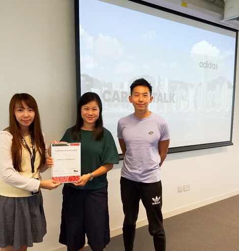 Dr Vanessa LIU, Associate Professor and Programme Leader of Retail Management, conveyed her gratitude to the senior HR executives of adidas for their demonstration of video interview technology.