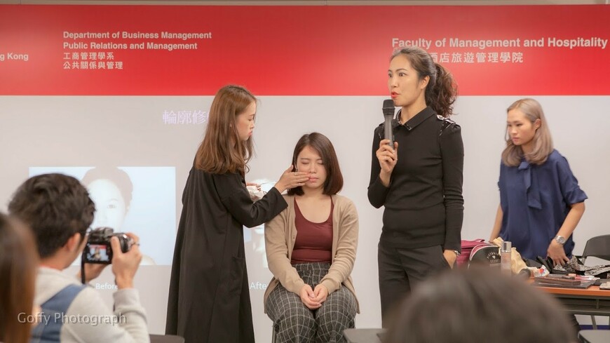 Demonstration of interview make-up 